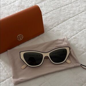 Tory Burch TY7206 sunglasses